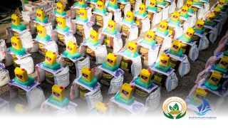 أفران عدن الخيرية توزع سلال غذائية على 200 أسرة في محافظة لحج