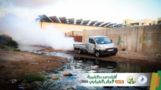 هيئة الخليج وعدن تدشن حملة رش ضبابي لمكافحة البعوض في مديرية المنصورة