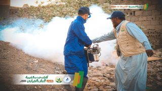 هيئة الخليج وعدن للتنمية والخدمات الإنسانية تواصل حملة الرش الضبابي في أحياء المنصورة