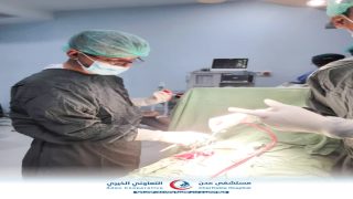 إجراء عملية معقدة لإزالة جلطة شريانية لدى مريض في مستشفى عدن التعاوني الخيري